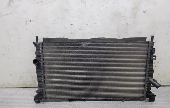Ford Focus Coolant radiator 3M5H8005TL