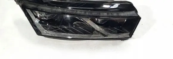 Skoda Octavia Mk4 Headlight/headlamp 5E4941016A