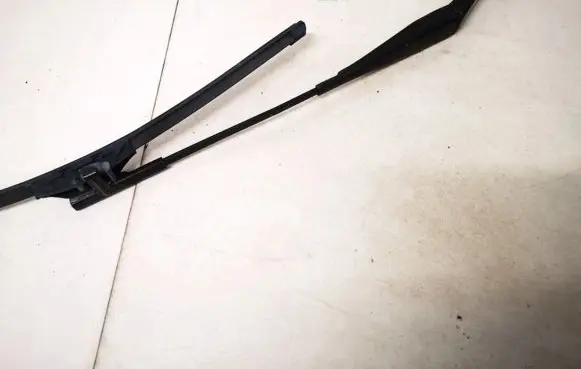 Opel Astra H Front wiper blade arm 13111219