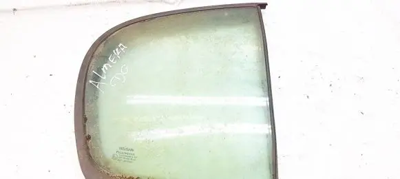 Nissan Almera N16 Rear side window