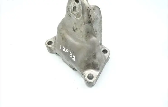 Lexus IS III XE30 Engine mounting bracket