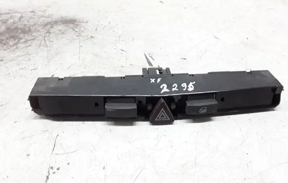 Opel Astra H Hazard light switch 13100105