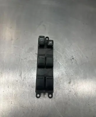 Nissan X-Trail T30 Electric window control switch