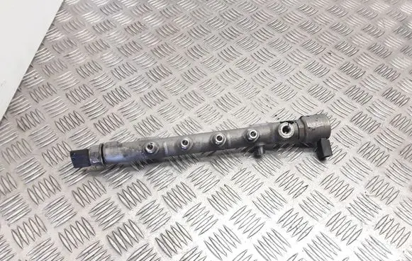 Mercedes-Benz E W212 Fuel main line pipe A6510700495 R9144Z240A