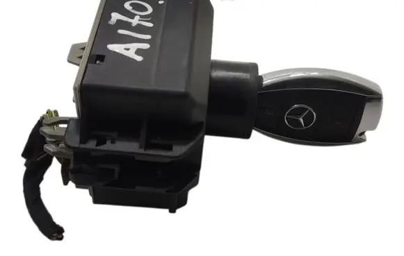 Mercedes-Benz A W176 Ignition lock A2469055103