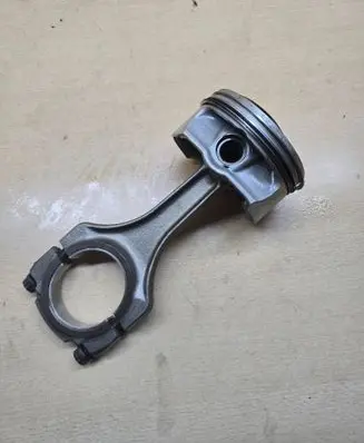 BMW M5 Piston with connecting rod 7840922