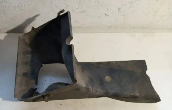 Audi A4 S4 B6 8E 8H Intercooler air channel guide 8E0117335C