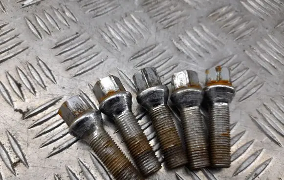 Mercedes-Benz CLS C218 X218 Nuts/bolts 