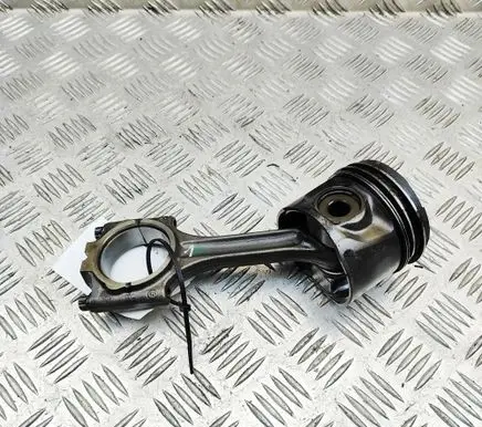 Volvo V70 Piston 30750674