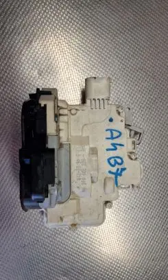 Audi A4 S4 B7 8E 8H Rear door lock 8E0839015AA