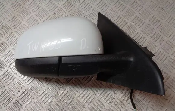 Front door electric wing mirror