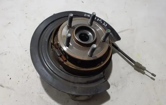 Rear wheel hub