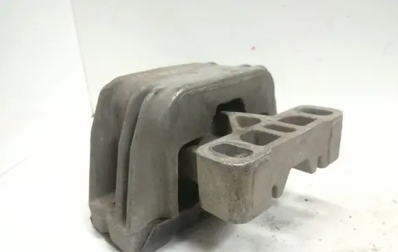 Seat Leon (1M) Engine mount bracket