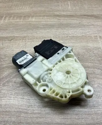 Volkswagen PASSAT B7 Rear door window regulator motor 3AA959794 3AA959704A RIGHTSIDE