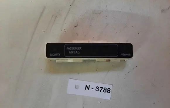 Toyota Avensis T270 Passenger airbag on/off switch 8395005010