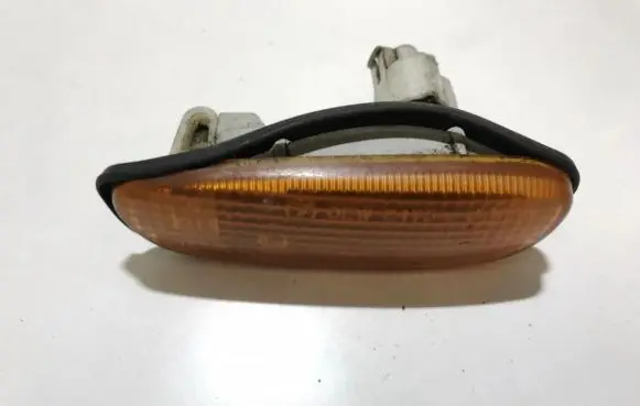 Subaru Impreza I Front fender indicator light oew2175