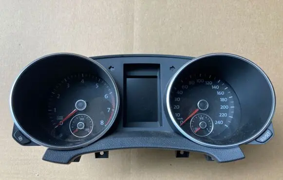 Volkswagen Golf VI Speedometer (instrument cluster) 5K0920862