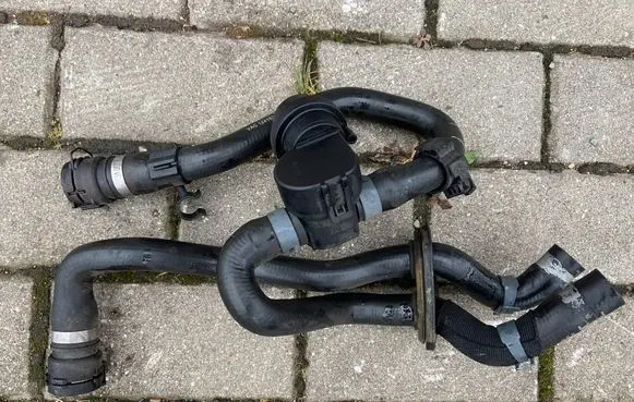 Audi Q5 SQ5 Engine coolant pipe/hose 1J0819809 8R0819376J