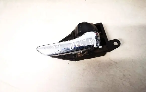 Toyota Avensis Verso Front door interior handle