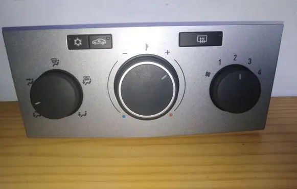 Opel Zafira B Climate control unit 90151248