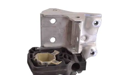 BMW 5 F10 F11 Radiator support slam panel bracket 7186513