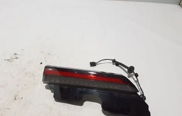 Volvo C40 Tailgate rear/tail lights 32365673
