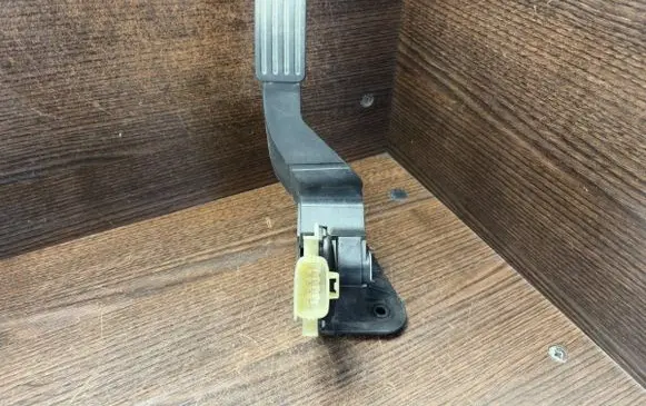 Ford Transit Accelerator throttle pedal ICII9F836