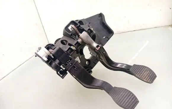 Opel Adam Pedal assembly 39011432