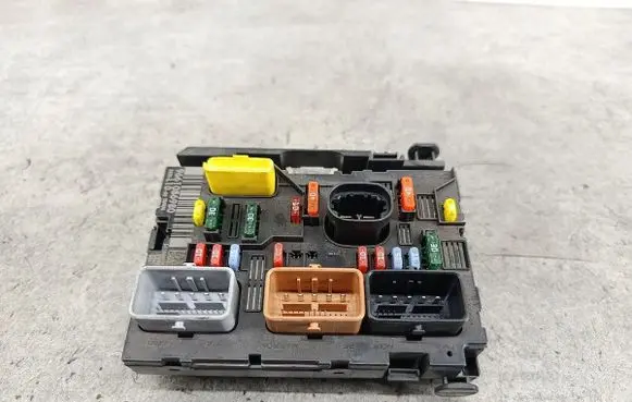 Peugeot 207 BSM Control unit 