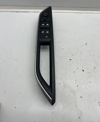 Peugeot 5008 II Electric window control switch 98319739ZD 1035115800