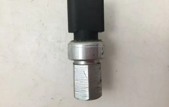 Volkswagen Sharan Air conditioning (A/C) pressure sensor 1J0959126