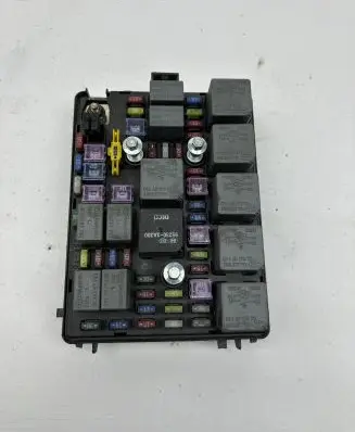 KIA Carens I Fuse module 04205D 04205DAK1301 AK1301