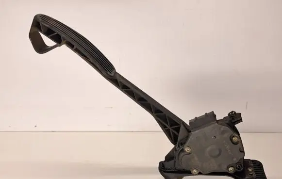 Volvo S60 Accelerator throttle pedal 9496822 C480 00776922