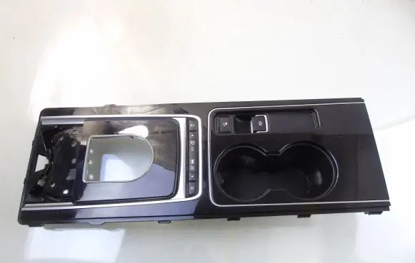 Jaguar XE Center console GX73044E04B