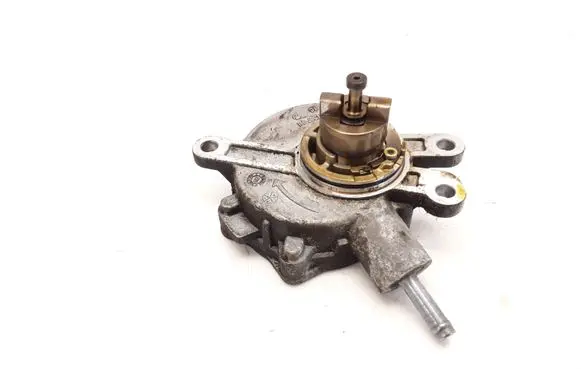 Toyota Avensis T270 Vacuum pump