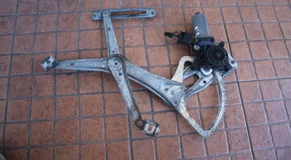 Mercedes-Benz E W210 Front door window regulator with motor 