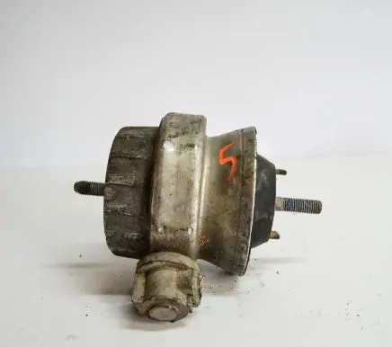 Audi A6 S6 C6 4F Engine mount bracket 4F0199382H
