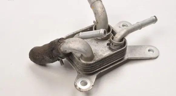 Toyota Prius (XW50) Engine oil radiator