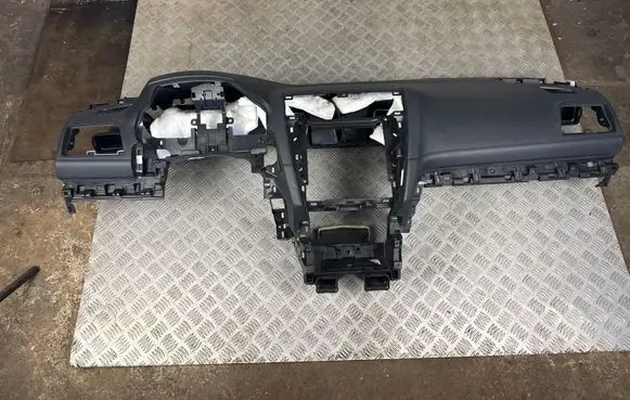 Subaru Outback (BS) Dashboard 