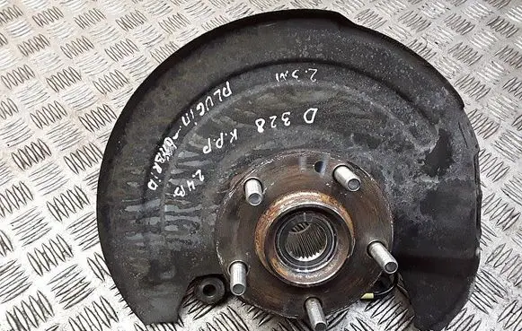 Front wheel hub