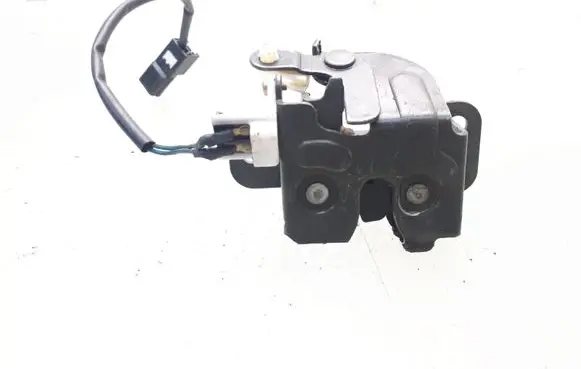 Hyundai Santa Fe Tailgate window lock/catch/latch 