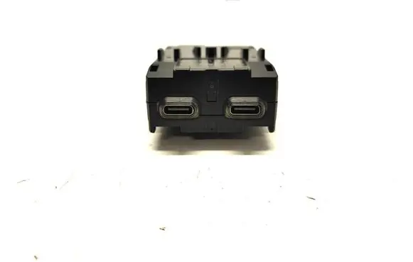 Mercedes-Benz EQE v295 USB socket connector A2238201606