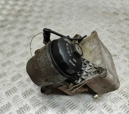Volkswagen Phaeton Oil filter cover 07C117037 021115433D