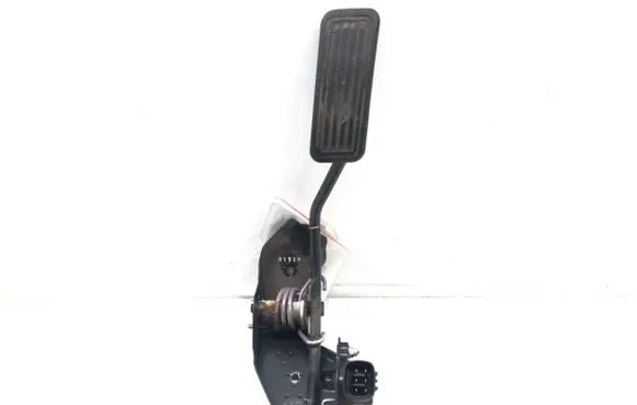 Toyota Avensis T250 Accelerator throttle pedal 