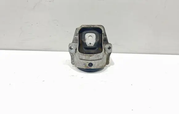 Engine mount bracket