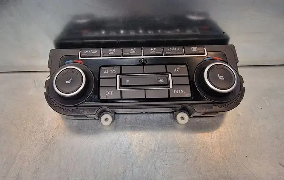 Volkswagen PASSAT B7 Climate control unit 5K0907044EA 5HB00974681