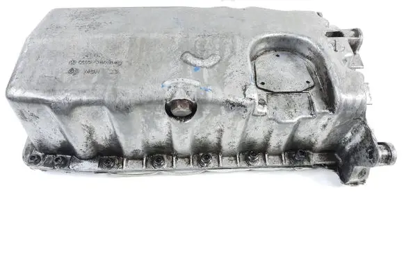 Volkswagen Golf IV Oil sump 810303n