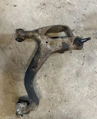 Land Rover Discovery 3 - LR3 Front lower control arm/wishbone