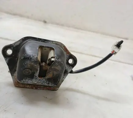 Nissan Almera N16 Tailgate/trunk/boot lock/catch/latch 