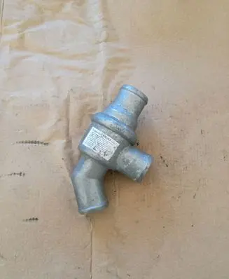 BMW 5 E28 Thermostat 331080 V648580